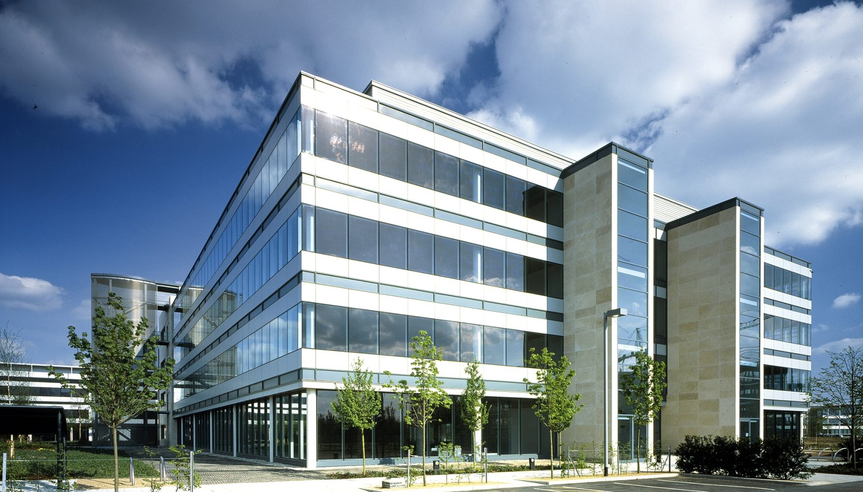 Longwater Avenue, 300